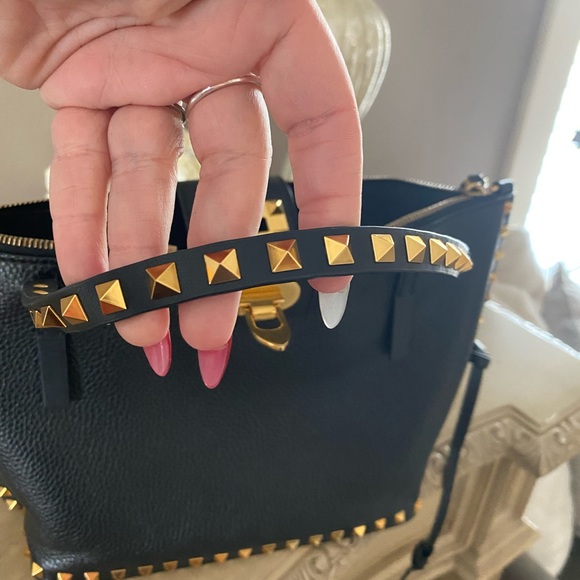 SOLD Valentino black small grainy rockstud hype - Picture 6 of 8